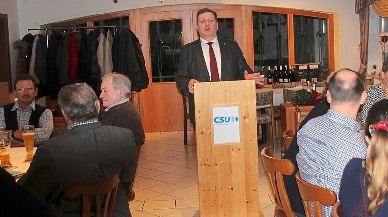 Die Ansprache beim Neujahrsempfang der CSU Wallerfing hielt Landrat Christian Bernreiter.