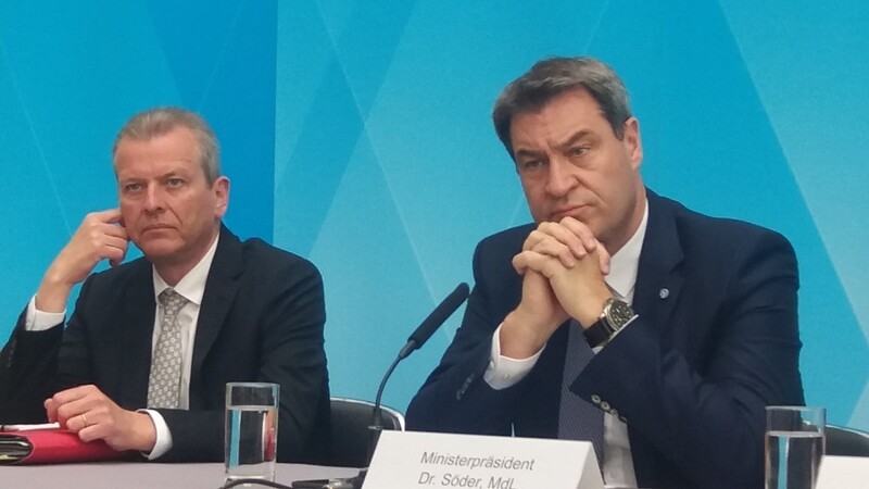 Nürnbergs Oberbürgermeister Ulrich Maly (l.) und Ministerpräsident Markus Söder wollen den ÖPNV im Freistaat verbessern.
