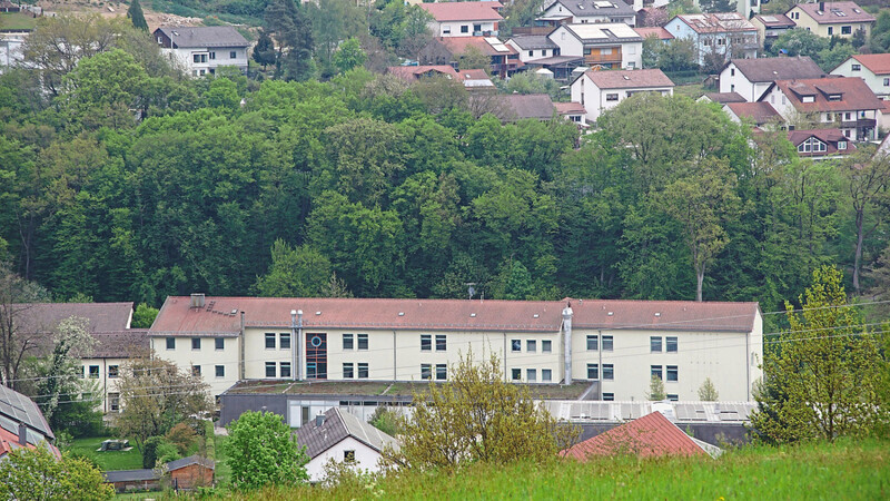 Das Mittelschulgebäude im Gschwelltal. Viele Kinder aus der Region ziehen das Gymnasium oder die Realschule vor. Woran liegt das?