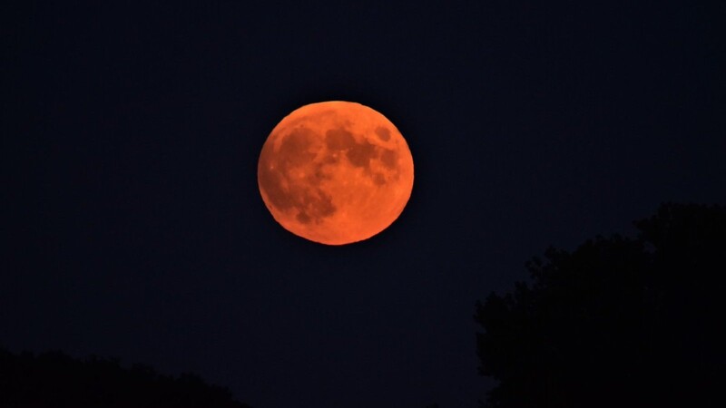 So sah der Mond in der Nacht zum Mittwoch in Geiselhöring aus.