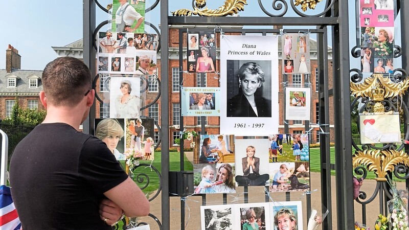 Der Kensington Palace in London ist für Diana-Fans eine Art Kultstätte geworden. Dort lebte die Prinzessin bis zu ihrem Tod.
