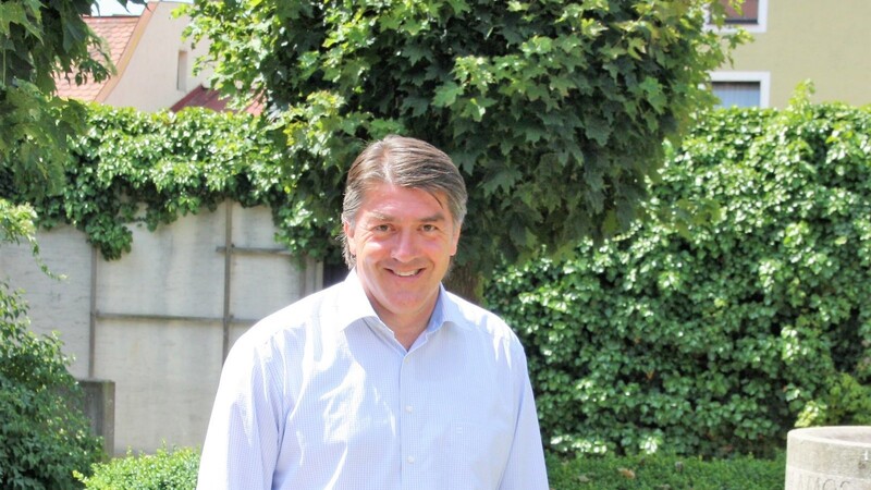 Stadtkämmerer Christian Plötz geht für die Freien Wähler ins Rennen ums Bürgermeisteramt in Cham.