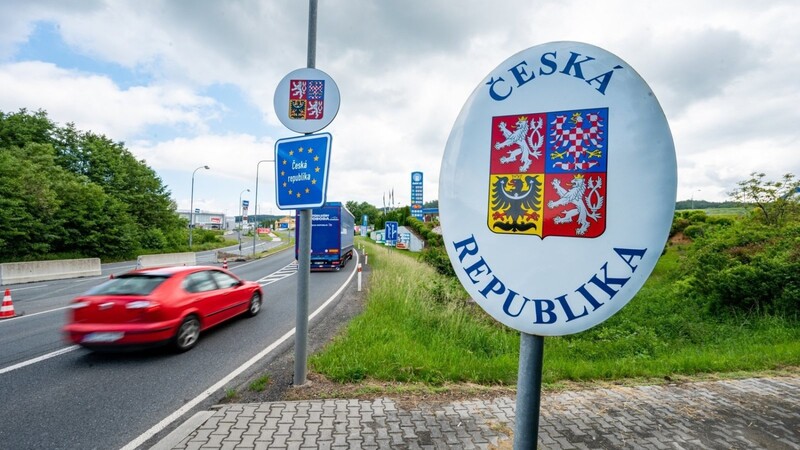An den Grenzübergängen zu Tschechien in Furth im Wald und Waldmünchen sollen Teststationen aufgebaut werden.