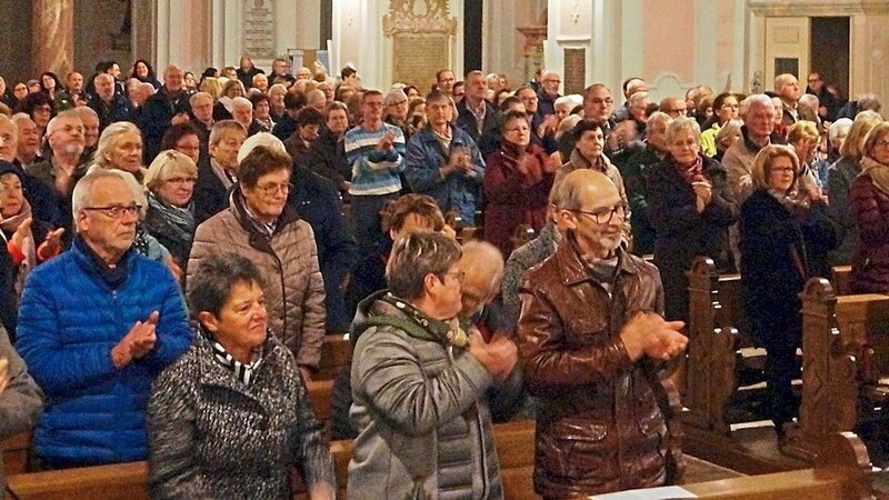 Das Publikum in der vollbesetzten Pfarrkirche Mariä Himmelfahrt war begeistert.