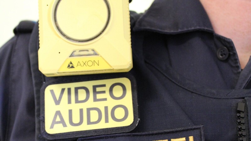 Diese gelben Bodycams sind bei der PI im Einsatz.