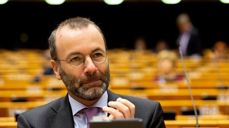 Manfred Weber verzichtet auf eine Kandidatur für das prestigeträchtige Amt des EU-Parlamentspräsidenten. Er will stattdessen Vorsitzender der europäischen Parteienfamilie EVP werden.