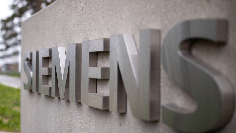 Die Aktien von Siemens zählten zu denjenigen, die trotz der Panik wegen Omikron stabil blieben.