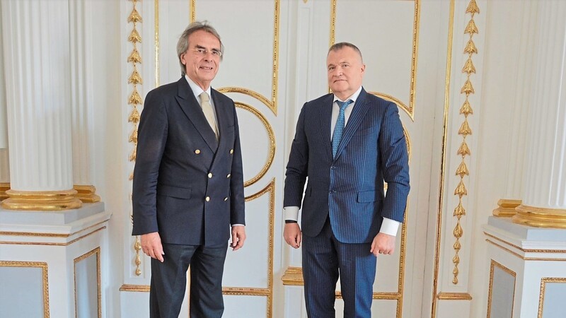 Regierungspräsident Axel Bartelt (l. ) begrüßte seinen russischen Besucher Sergey Ganzha.