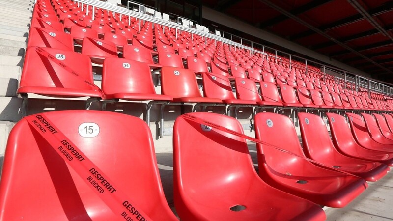 Die Sitze im Jahnstadion bleiben gegen Eintracht Braunschweig leer.