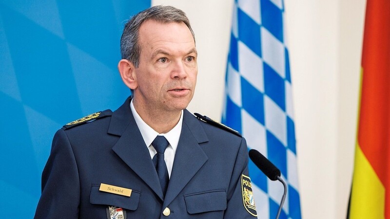 Michael Schwald, bayerischer Landespolizeipräsident, spricht am Montag bei der Vorstellung der polizeilichen Kriminalitätsstatistik für das Jahr 2021 im bayerischen Innenministerium.