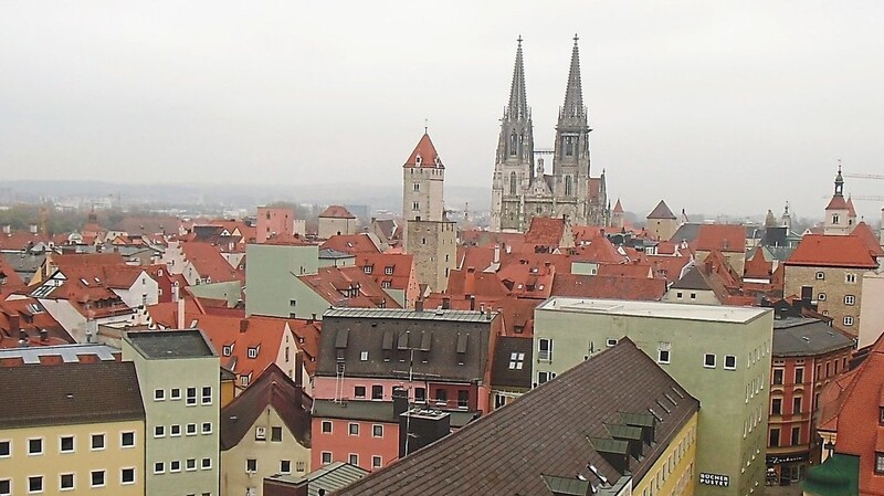 Wohnraum gerade in der Regensburger Altstadt ist teuer. Das Volksbegehren "Mietenstopp" will die Mieten sechs Jahre einfrieren.