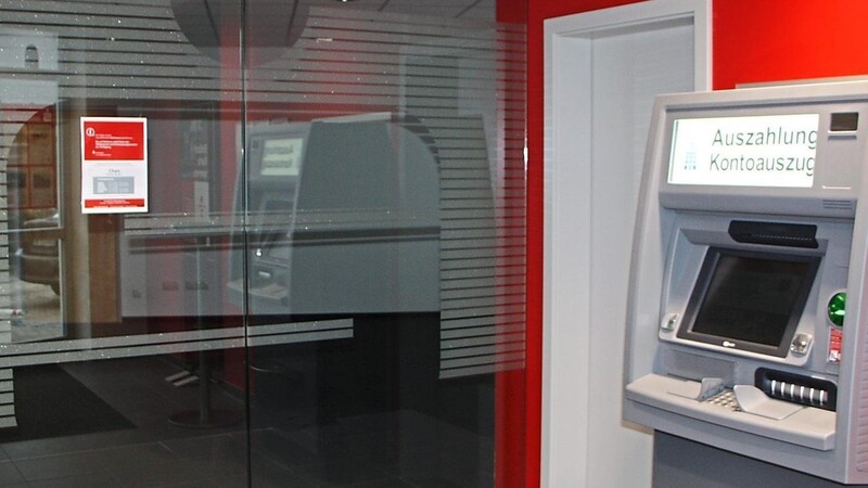 Der Geldautomat bleibt erhalten. Eine Tür weiter können die Waffenbrunner sogar gleich noch ihre Postgeschäfte erledigen.