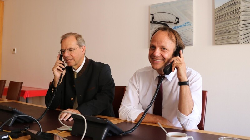 Dr. Johann Hatzl (l.) und Dr. Andreas Ganslmeier hatten ein offenes Ohr für rund 30 LZ-Leser.