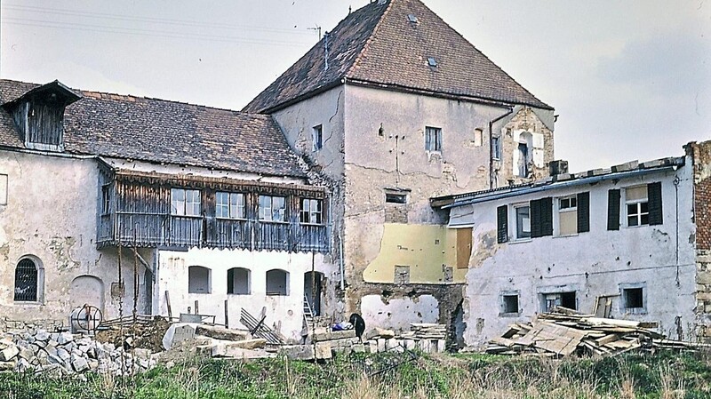 In einer Ausstellung zu sehen: die Sanierung des Loiflinger Schlosses.