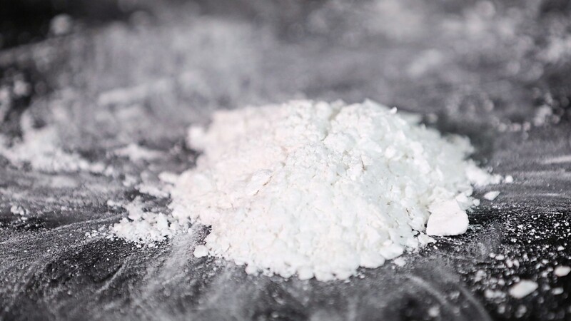 Bei Hausdurchsuchung fanden die Beamten laut Bericht der Polizei etwa ein Pfund Amphetamin nebst anderen Drogen. (Symbolbild)