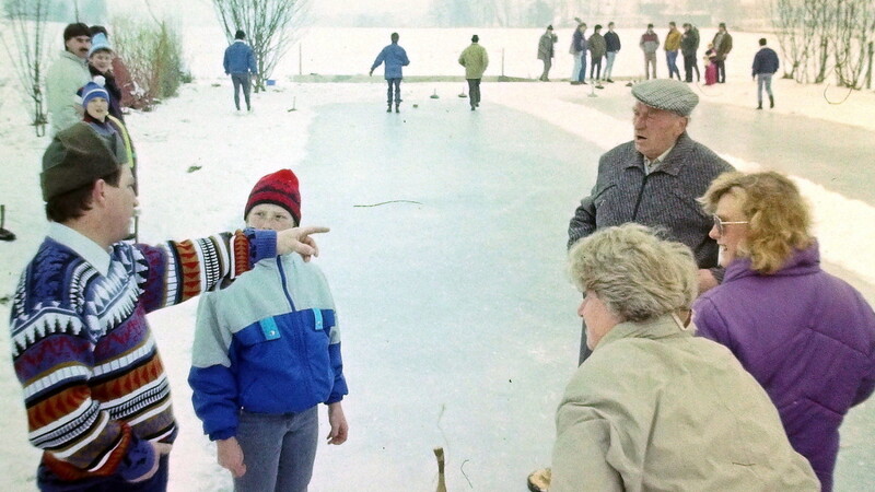 Am Wermuth-Weiher tummelten sich in den 80-er Jahren die Eisschützen.