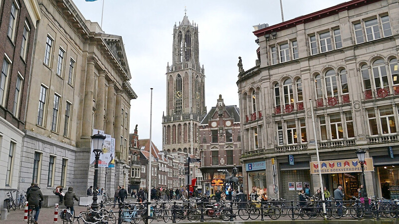 Überragt die geschäftige City: Der Domturm ist der höchste Kirchturm der Niederlande.
