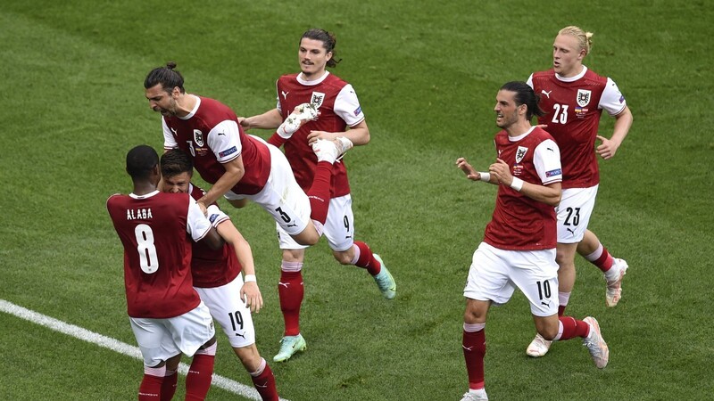 Die österreichische Nationalmannschaft hat nach dem Einzug ins EM-Achtelfinale allen Grund zu feiern.