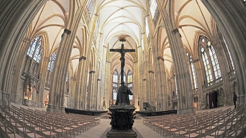 Ganz leer wird der Regensburger Dom zu Weihnachten wohl nicht sein. Coronabedingt werden aber viele Stühle frei bleiben müssen.