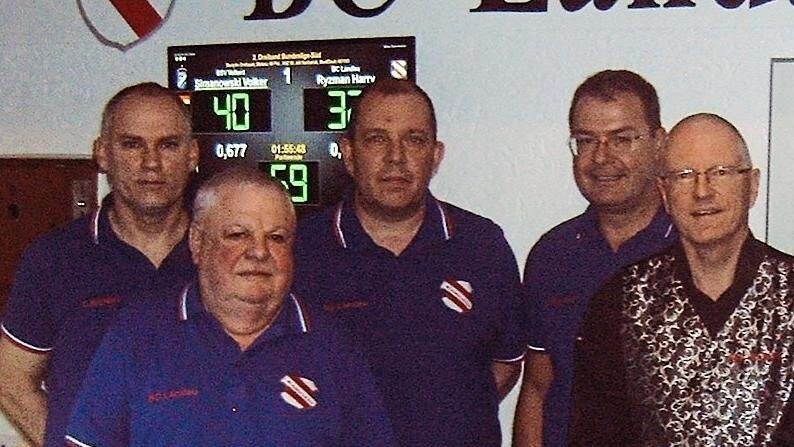 Die Landauer Mannschaft (in blau) mit (v.l.) Christian Bichler, Ersatzmann Harry Ryzman, Gerhard Kostistansky und Claus Maurer.