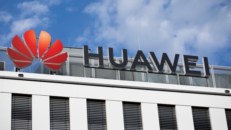 Ob der chinesische Anbieter Huawei am Aufbau des schnellen 5G-Netzes in Deutschland beteiligt werden soll, ist weiter heftig umstritten.