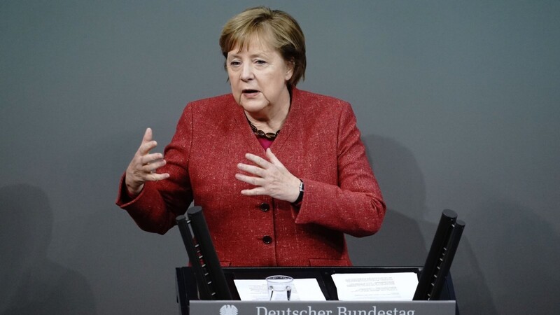 Bundeskanzlerin Angela Merkel appelliert an die Bürger, persönliche Begegnungen so weit wie möglich zu reduzieren.