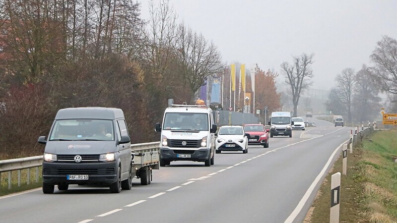 Auf dem Streckenabschnitt des B 301 zwischen Mainburg und Lindkirchen kommt es immer wieder zu - teils schweren - Verkehrsunfällen.