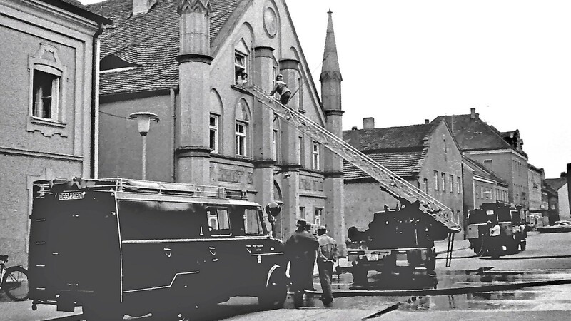 Im Einsatz war die 18 Meter Drehleiter von 1967 auch bei einer Übung in den 1970er Jahren beim Bürgerspital, das bei einem Brand am 19. August 1981 tatsächlich völlig zerstört wurde.
