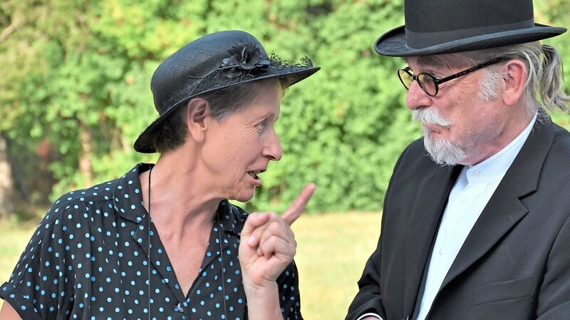 Angela Eiblmeier und Rolf Ruck zeigten ihr ganzes literarisches und schauspielerisches Können.