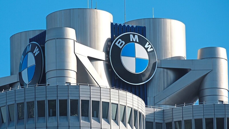 Die BMW Group fertigt jetzt am Standort Wackersdorf Masken - aber nur für die eigenen Mitarbeiter. Das gab die Konzernzentrale in München jetzt bekannt.