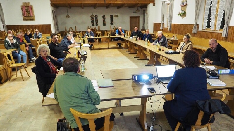 Auch die Gemeinderatssitzung am vergangenen Mittwochabend fand im Saal des Gasthofes "d'Wiad" in Thalersdorf statt.