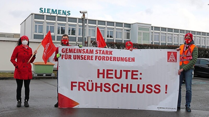 Früher Schluss bei Siemens: Mit dieser Aktion möchte die IG Metall Bewegung in die Tarifverhandlungen bringen.