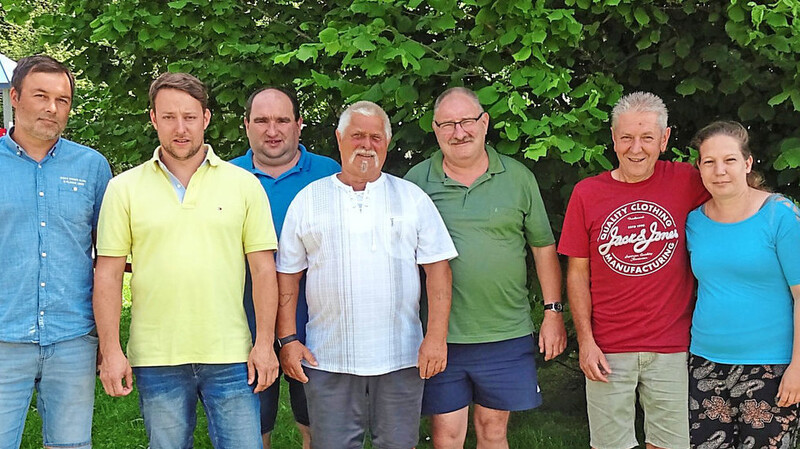 Die wiedergewählte Vorstandschaft des Fischereivereins Hirschling