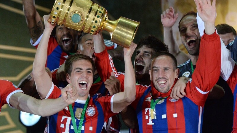 Bayerns Kapitän Philipp Lahm will auch in dieser Saison den Pokal in Empfang nehmen.