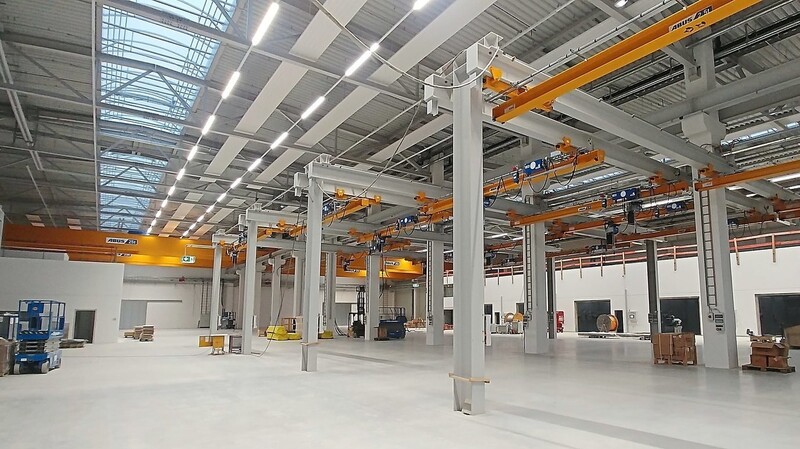 Blick in eine der neuen Montagehallen im neuen Werk 2: Dort soll im März der Betrieb aufgenommen werden.