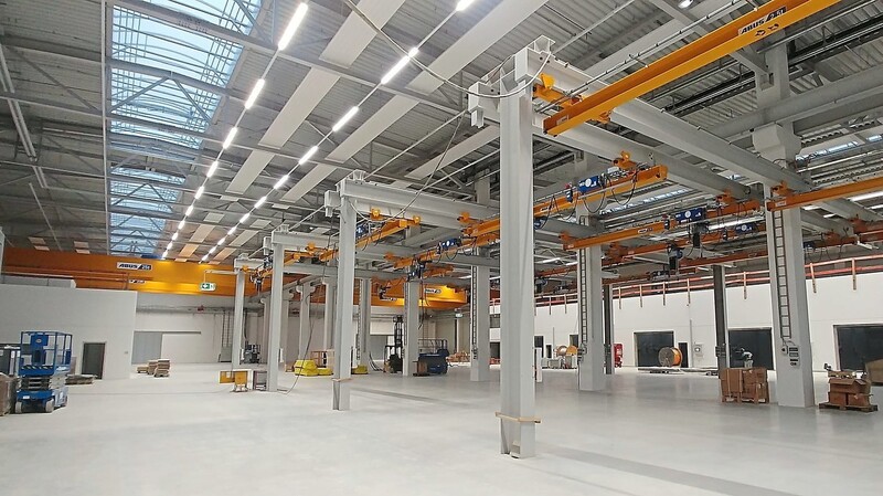 Blick in eine der neuen Montagehallen im neuen Werk 2: Dort soll im März der Betrieb aufgenommen werden.