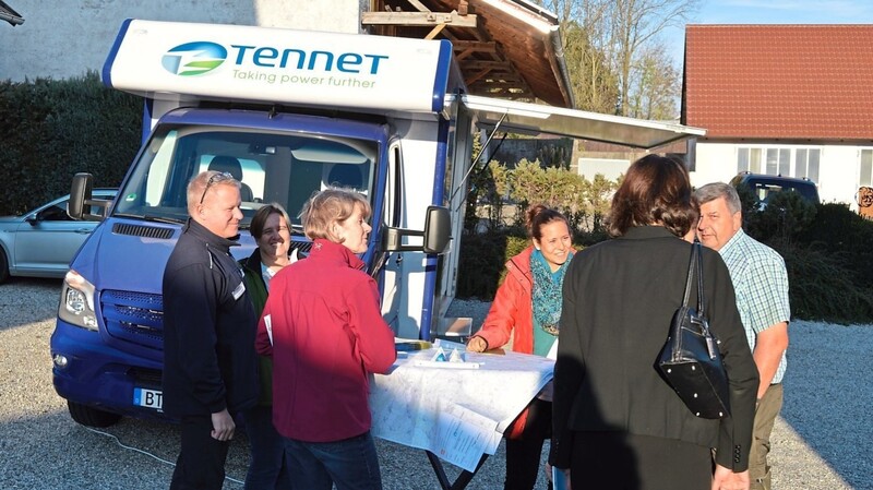 Tennet-Mitarbeiter informierten Gemeinderäte und Bürger.