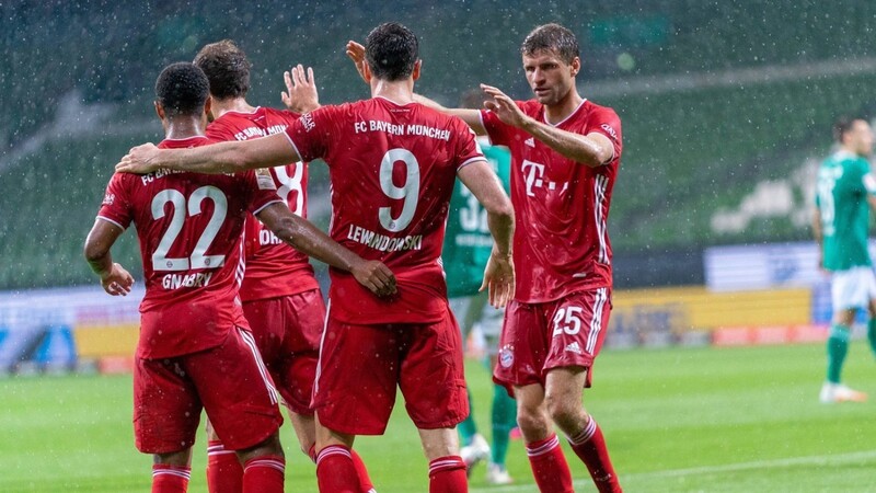 Robert Lewandowski brachte die Bayern gegen Werder kurz vor der Halbzeit mit einem tollen Treffer in Führung.