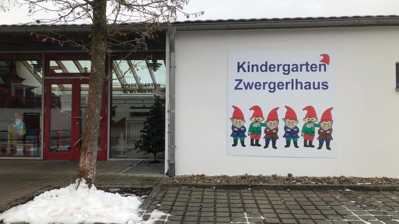Eine Variante: der Anbau der Kinderkrippe an den bestehenden Kindergarten "Zwergerlhaus".