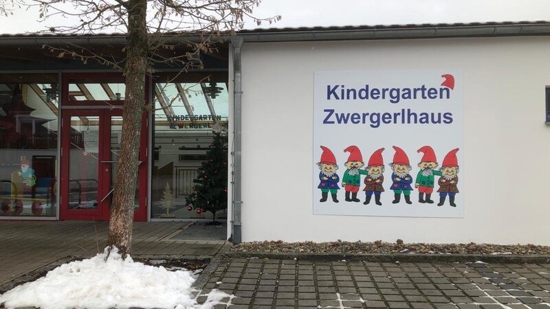 Eine Variante: der Anbau der Kinderkrippe an den bestehenden Kindergarten "Zwergerlhaus".