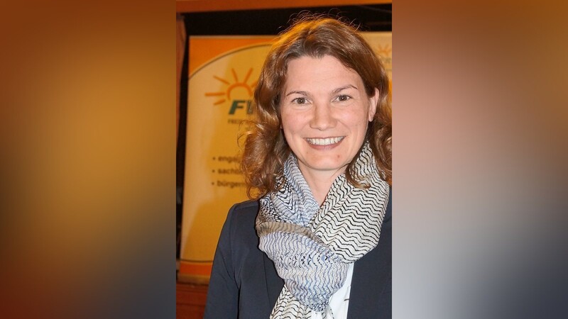 Wertstoffhof Regenstauf sammelt gebrauchte und neue Verbandskästen – Tanja  Schweiger – Ihre Landrätin