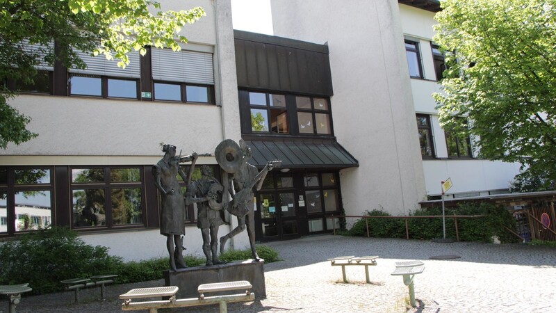 Die Realschule der Pfingstrittstadt liegt mit 87 Neuanmeldungen unangefochten an der Spitze.