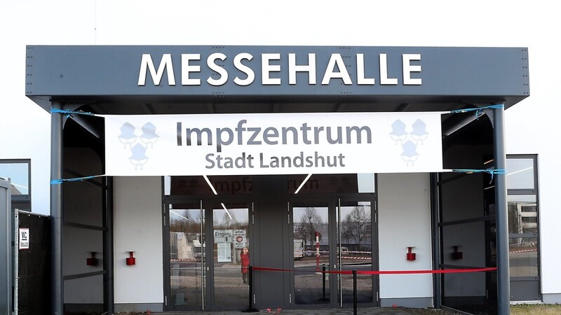 Binnen drei Wochen entstand in der Kalthalle der Sparkassen-Arena ein sogenanntes Massenimpfzentrum für die Bewohner der Stadt Landshut.