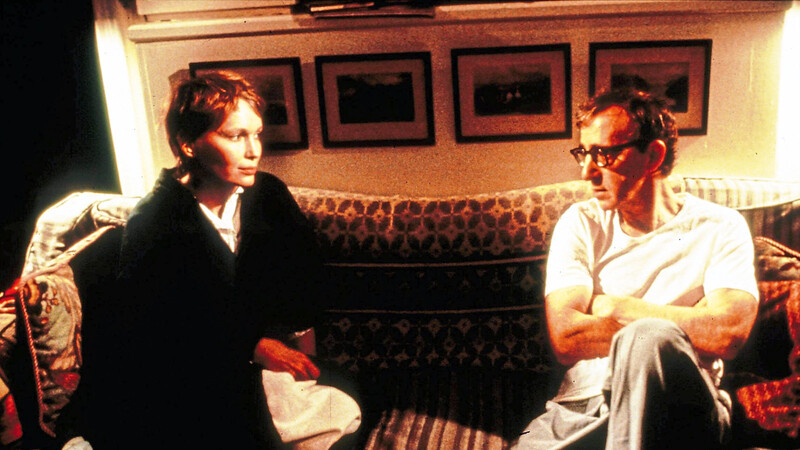 Woody Allen in der Tragikomödie "Ehemänner, Ehefrauen" von 1992 mit seiner Lebensgefährtin Mia Farrow. Während der Dreharbeiten zerbrach die Beziehung.