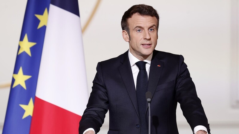 Emmanuel Macron liegt in den Umfragen zur Präsidentschaftswahl klar vorne.