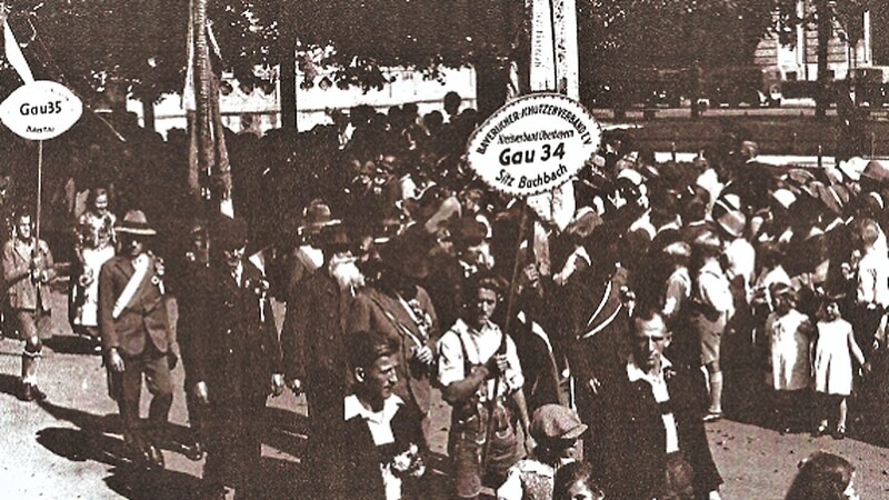 Teilnahme von Vertretern des Schützengaues Buchbach beim Oktoberfestzug 1935 mit den Führungsmitgliedern Holzer (mit Bart), Viehweide, Theodor Thalmeier und Lehrer Bergmeier aus Wörth.