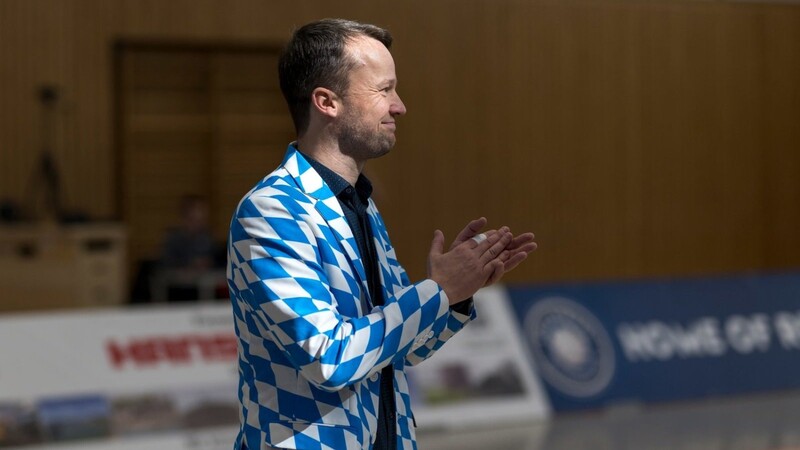 Er ist der Meistermacher der 2. Bundesliga: Andreas Urmann hat mit NawaRo Straubing und zuletzt mit dem TV Dingolfing bereits viermal den Titel im Volleyball-Unterhaus geholt.