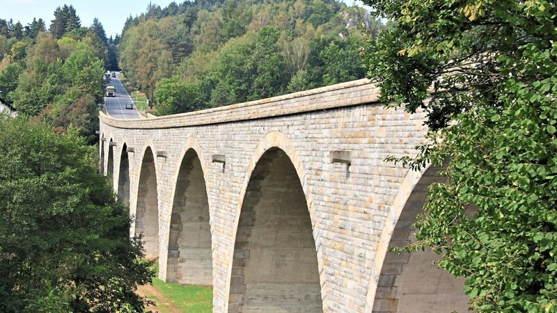 Die Freien Wähler und Unabhängigen Viechtach-Schlatzendorf fordern, erst die Maßnahme bei der Riedbachbrücke in Angriff zu nehmen und dann erst den B 85-Ausbau in einer gemäßigten Variante.