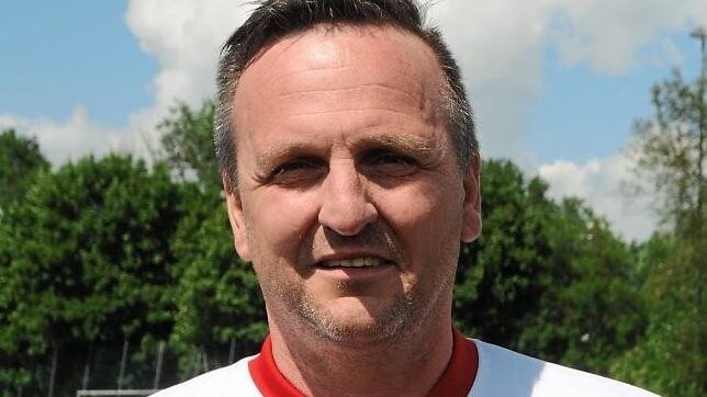 Christian Reiter (l.) ist neuer Trainer beim FC Zeholfing.