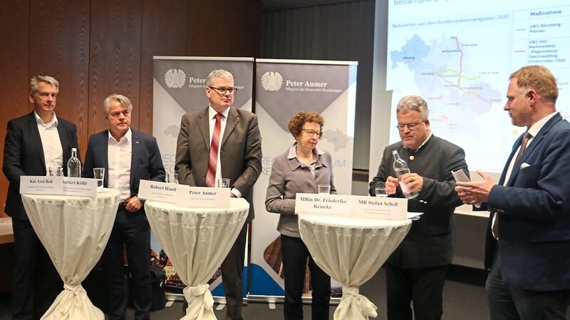 Die Teilnehmer der Diskussion: Kai Axel Boß (von links), Herbert Kölbl, Robert Hanft, Dr. Friederike Reineke, Stefan Schell und Peter Aumer.